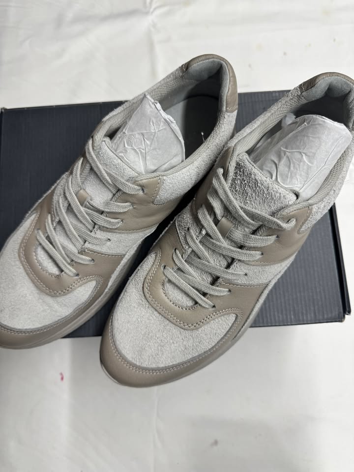 EVERLANE mens sneaker taupe grey leather suede US 11.5/ AU & UK 10.5