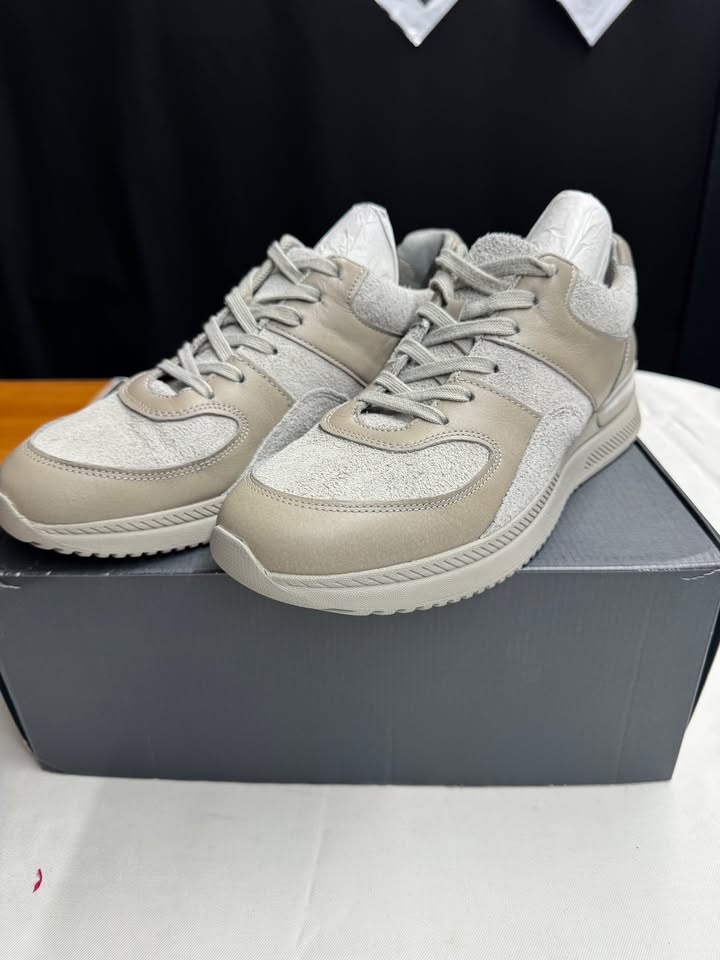 EVERLANE mens sneaker taupe grey leather suede US 11.5/ AU & UK 10.5