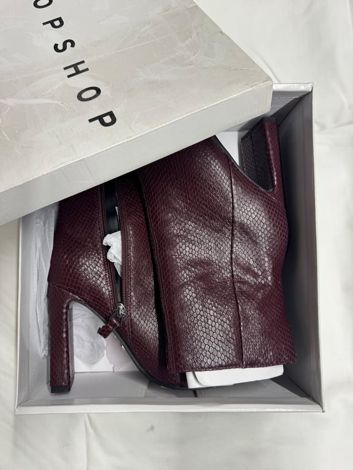 TOPSHOP Burgundy boot heels EU 39/US 8.5/ UK 6