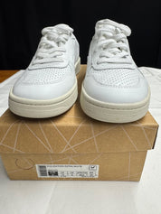 VEJA V10 white unisex sneaker EU 41/ US 10/ UK & AU 8