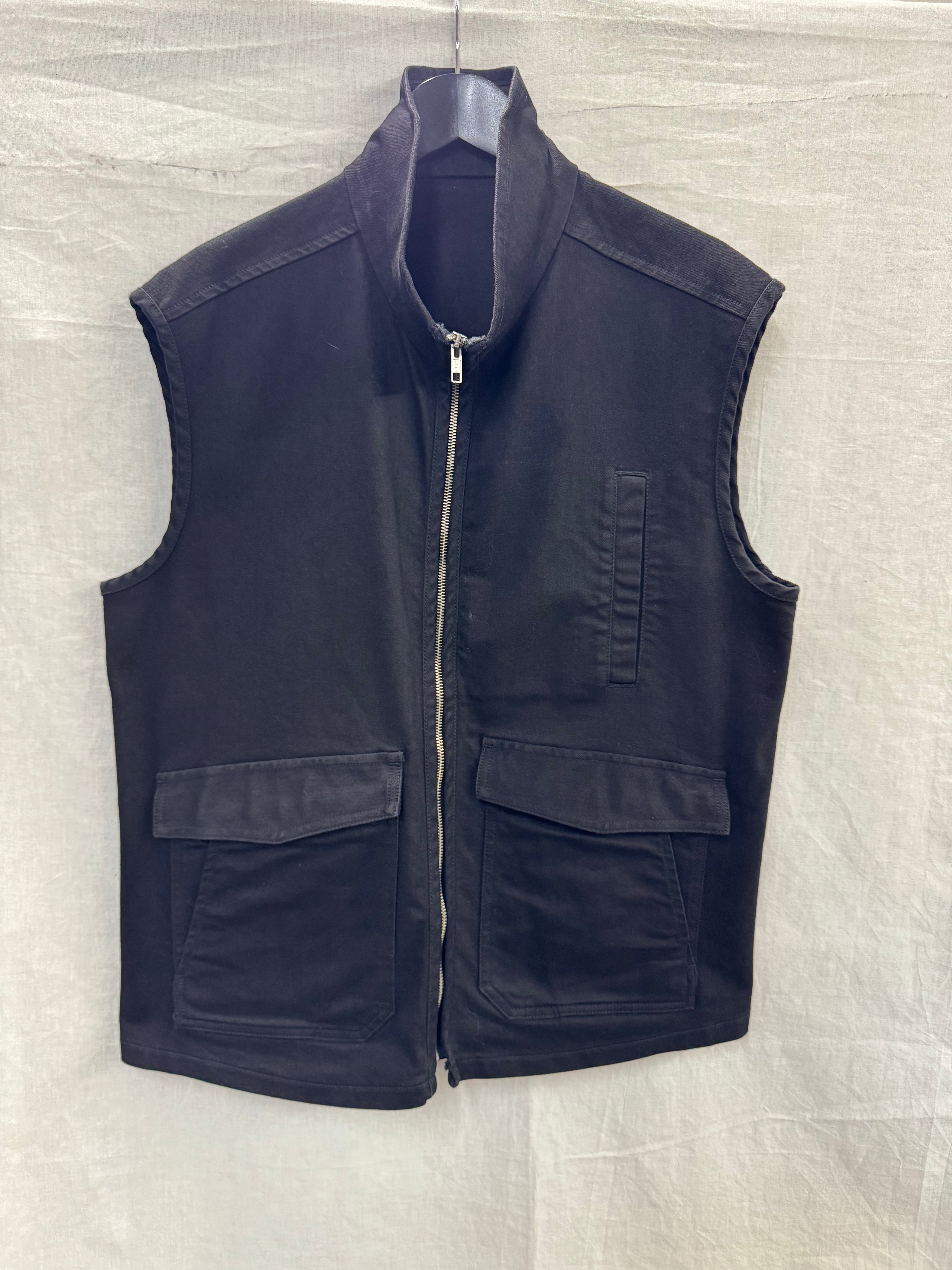ARCHIVE NO. 55, THE COLTON VEST AU - M