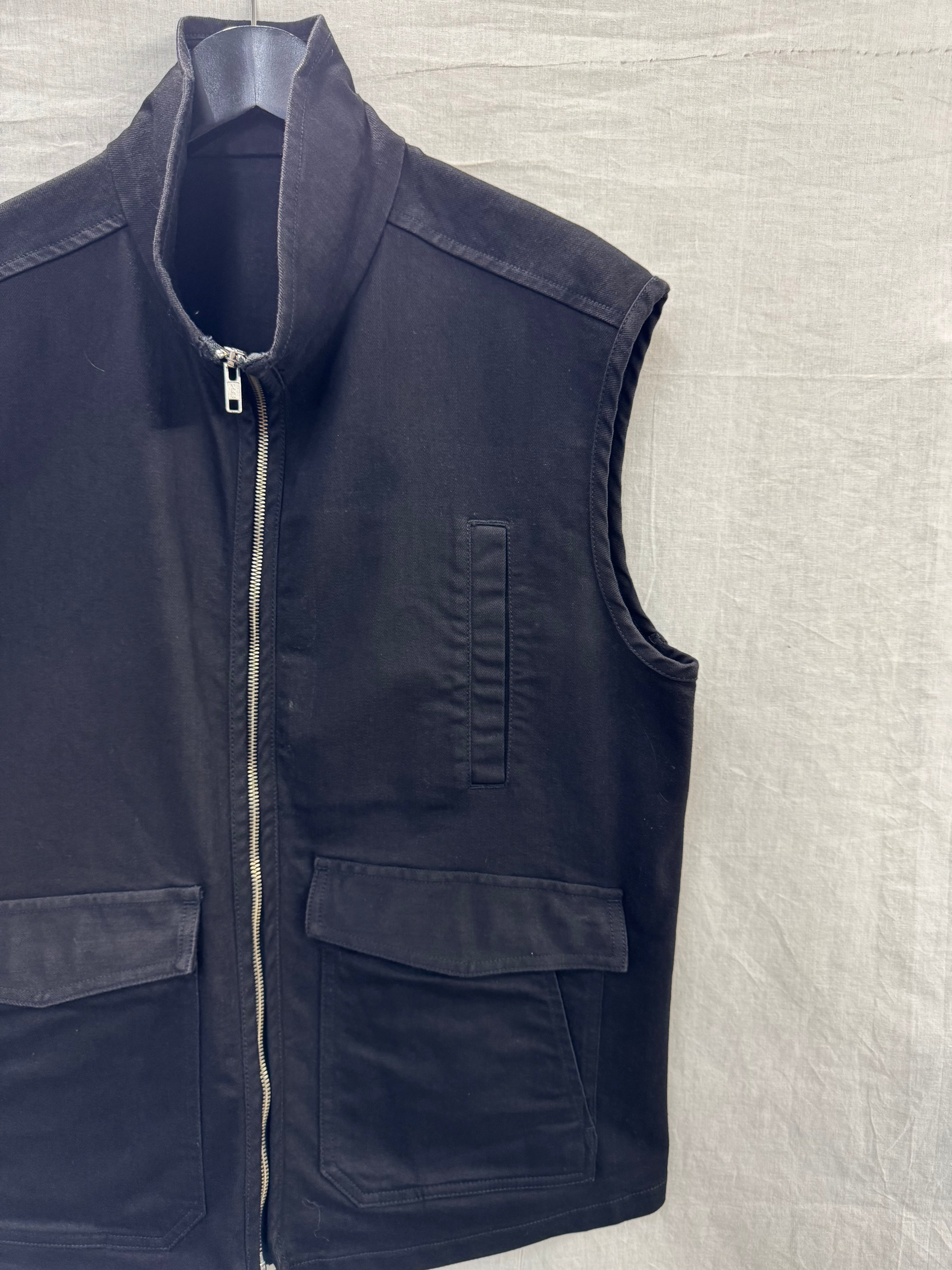 ARCHIVE NO. 55, THE COLTON VEST AU - M