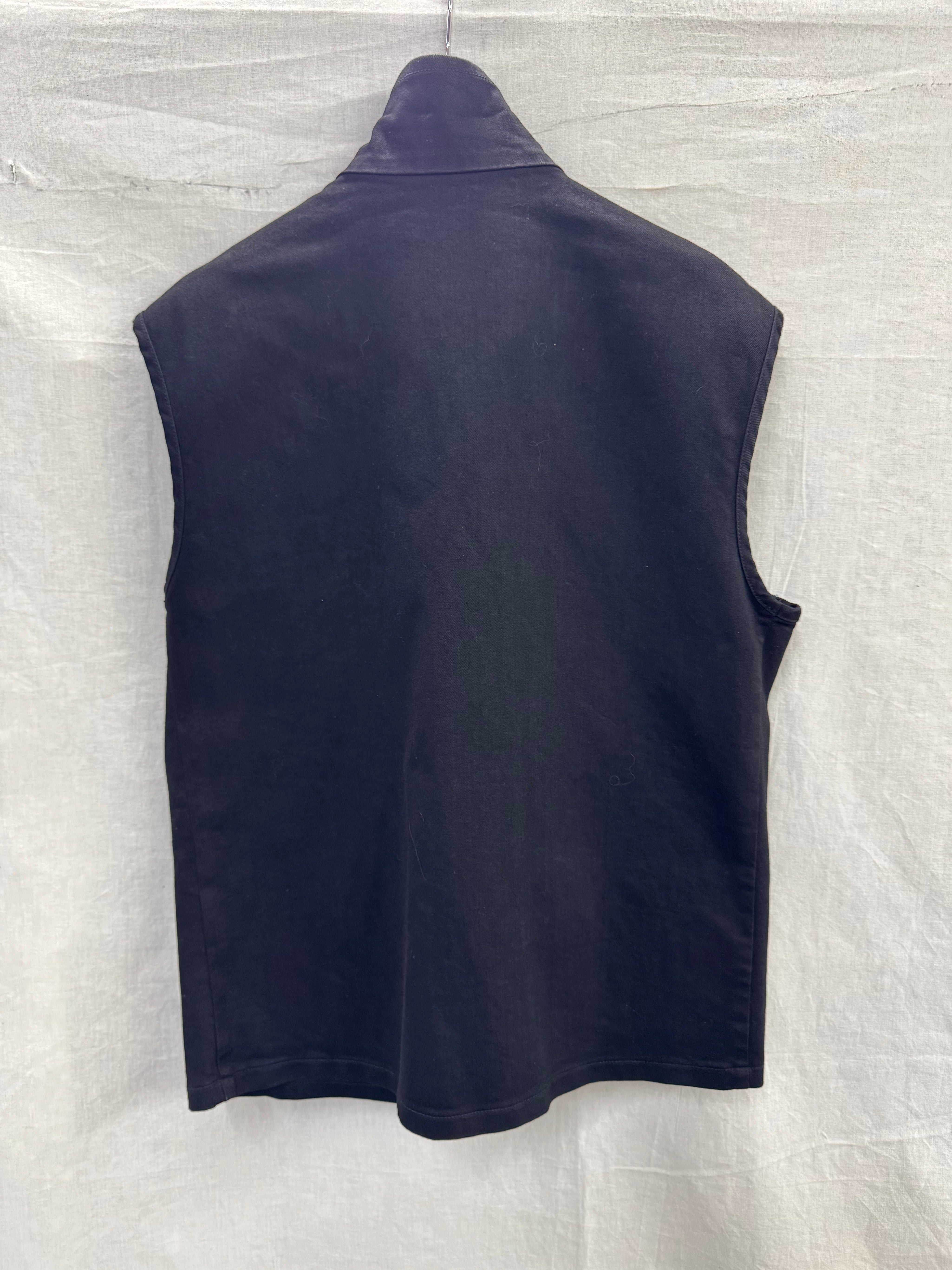 ARCHIVE NO. 55, THE COLTON VEST AU - M