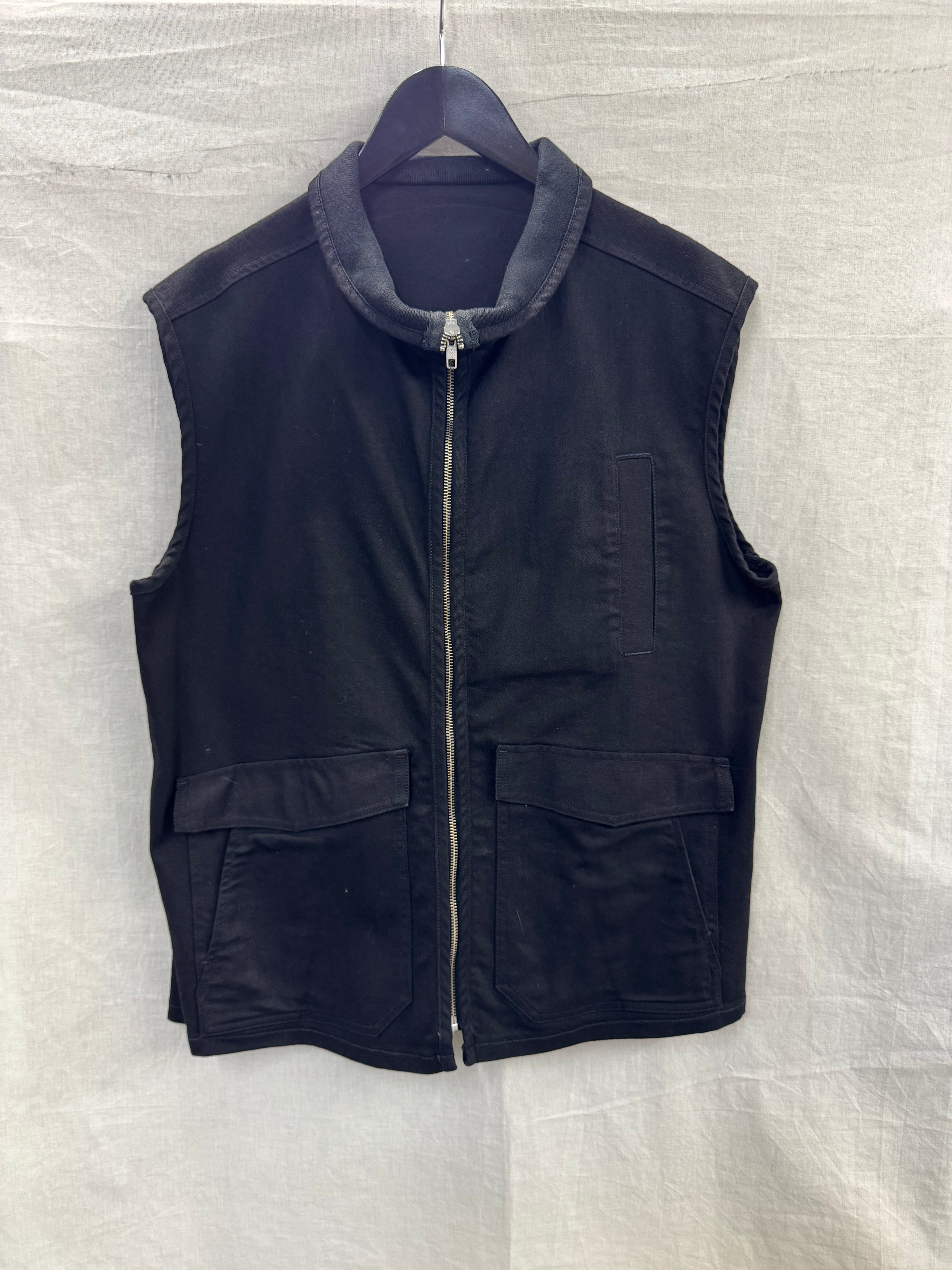 ARCHIVE NO. 58, THE COLTON VEST AU - M
